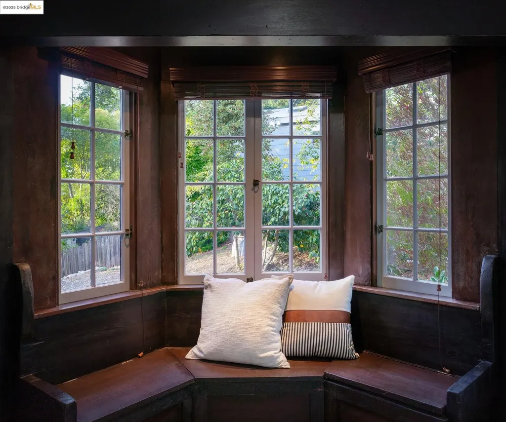 6141 Merriewood Drive Oakland CA 94611