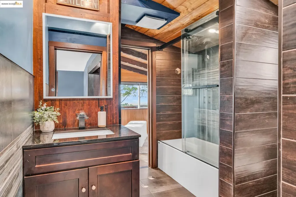 6141 Merriewood Drive Oakland CA 94611