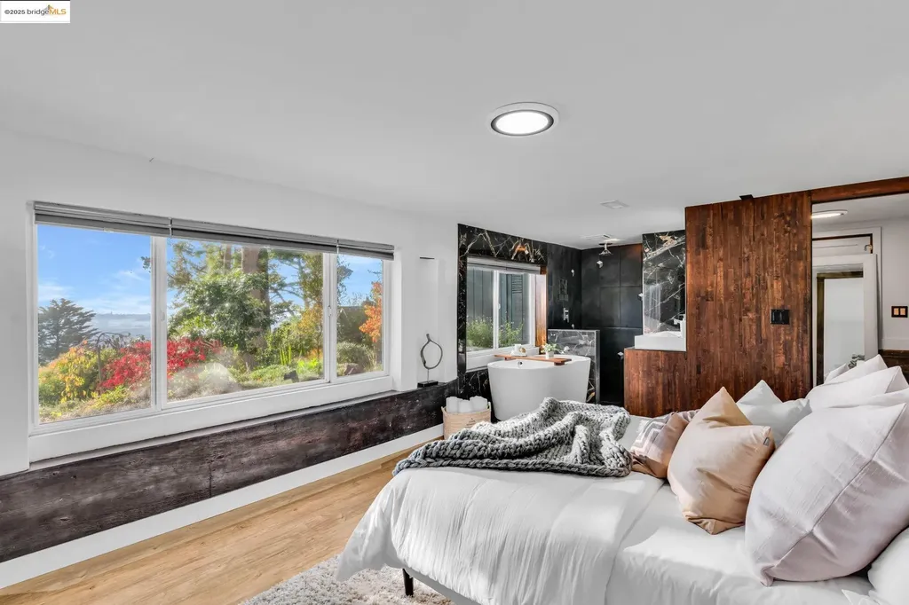 6141 Merriewood Drive Oakland CA 94611