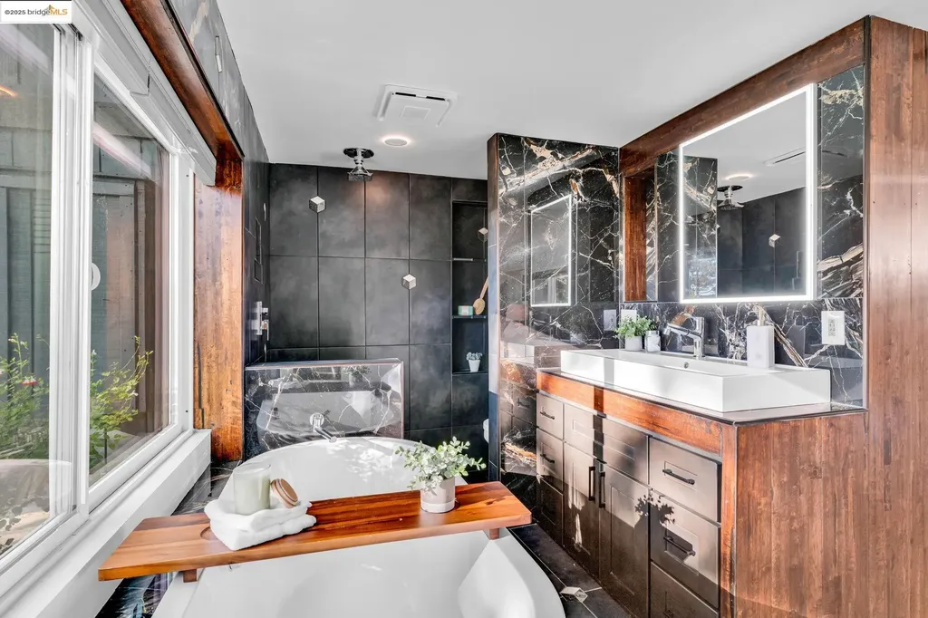 6141 Merriewood Drive Oakland CA 94611