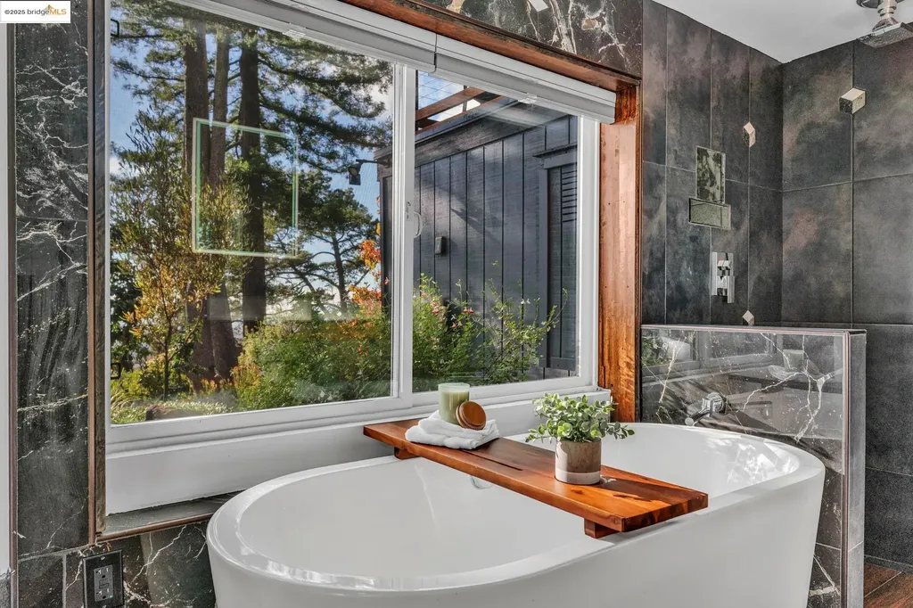 6141 Merriewood Drive Oakland CA 94611