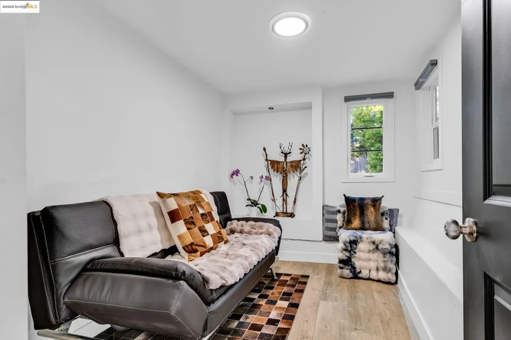 6141 Merriewood Drive Oakland CA 94611