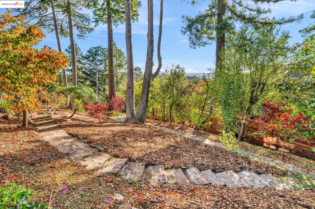 6141 Merriewood Drive Oakland CA 94611