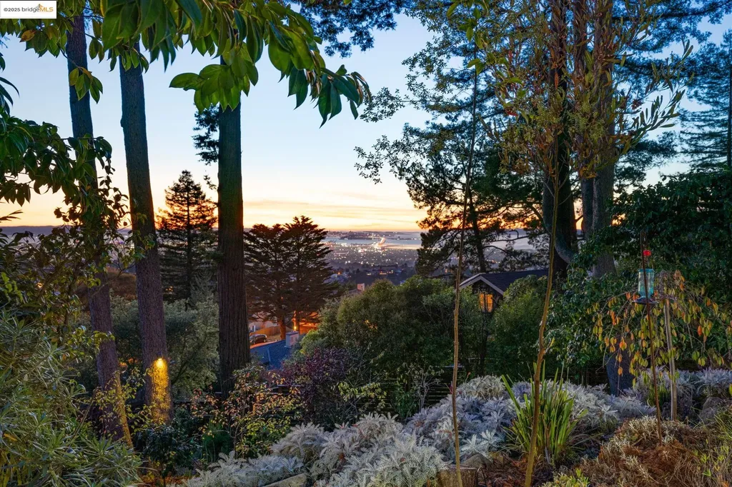 6141 Merriewood Drive Oakland CA 94611