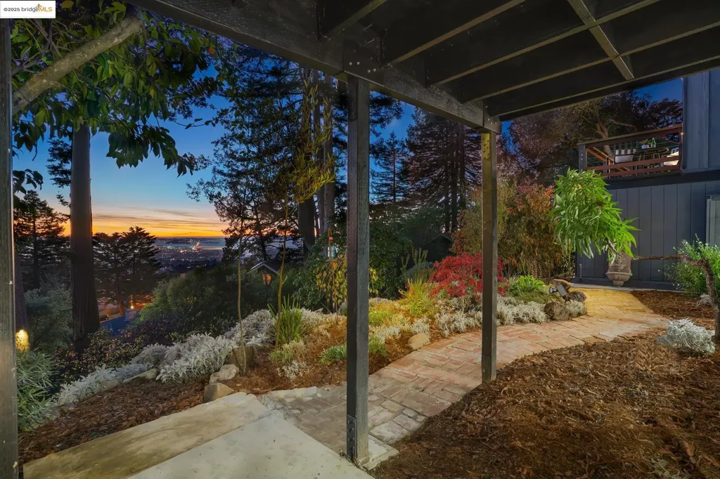 6141 Merriewood Drive Oakland CA 94611