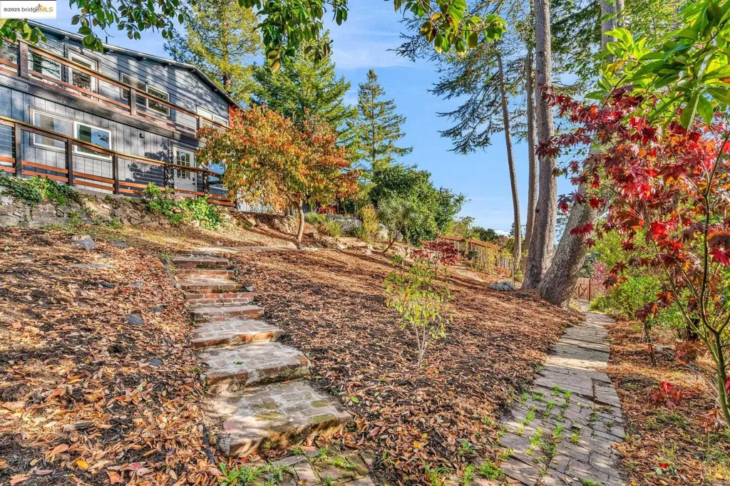 6141 Merriewood Drive Oakland CA 94611