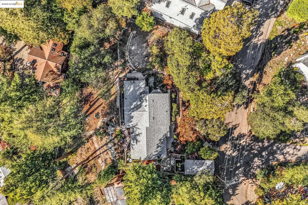 6141 Merriewood Drive Oakland CA 94611