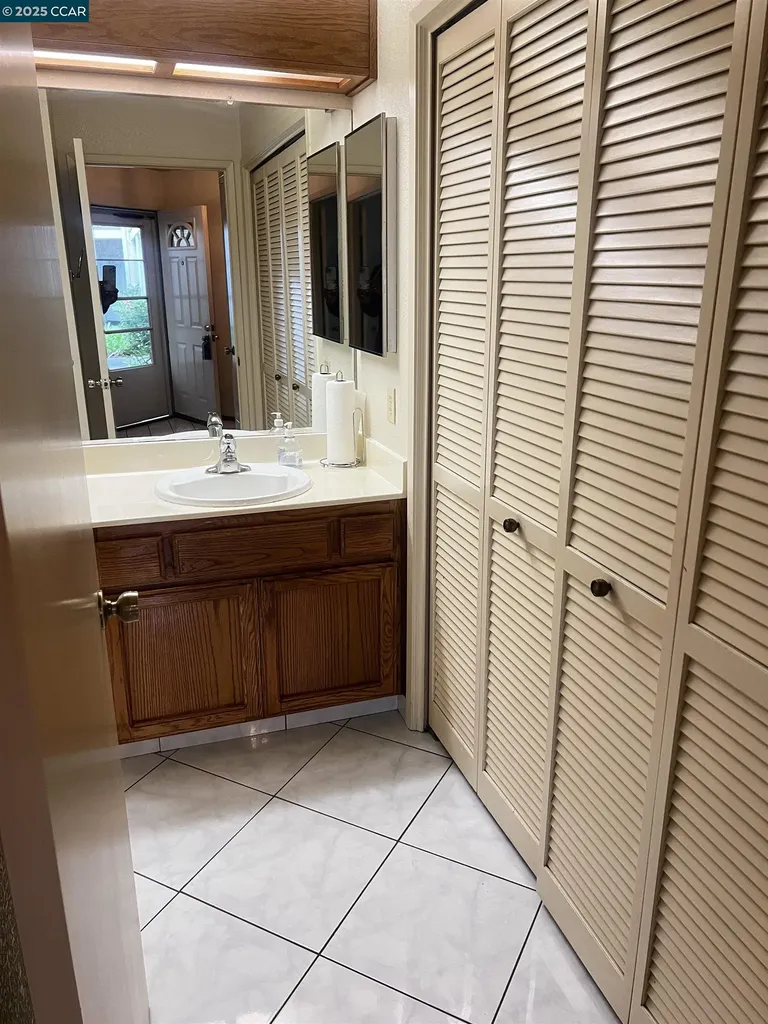 309 Devonwood Hercules CA 94547