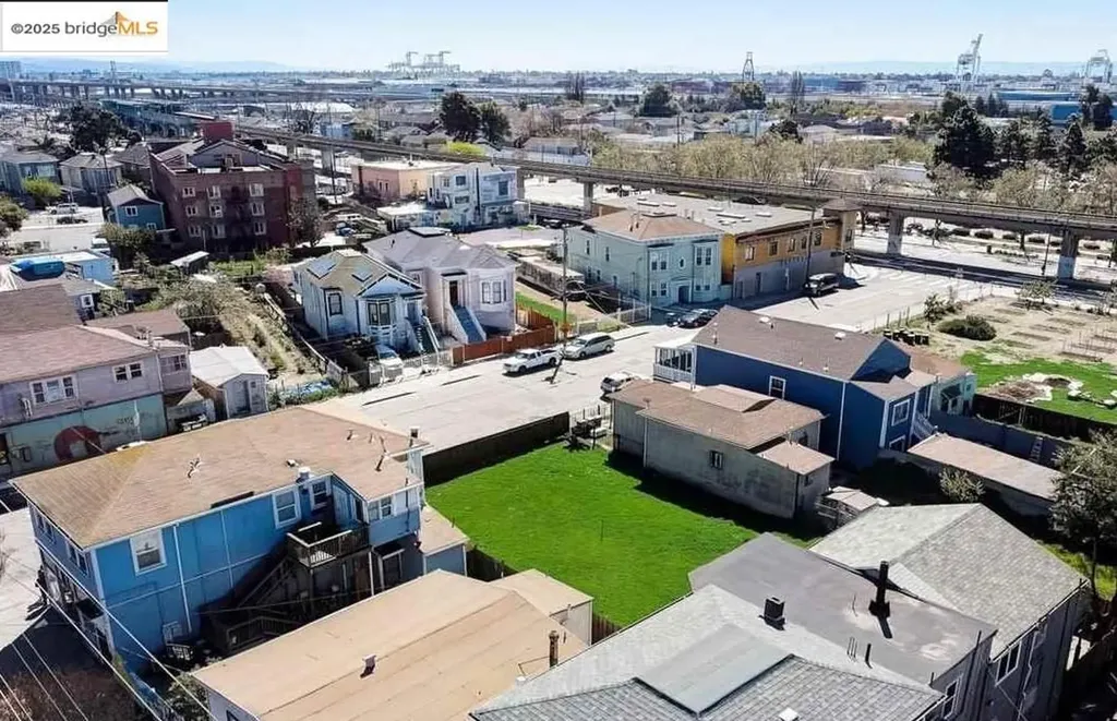 739 Campbell Street Oakland CA 94607