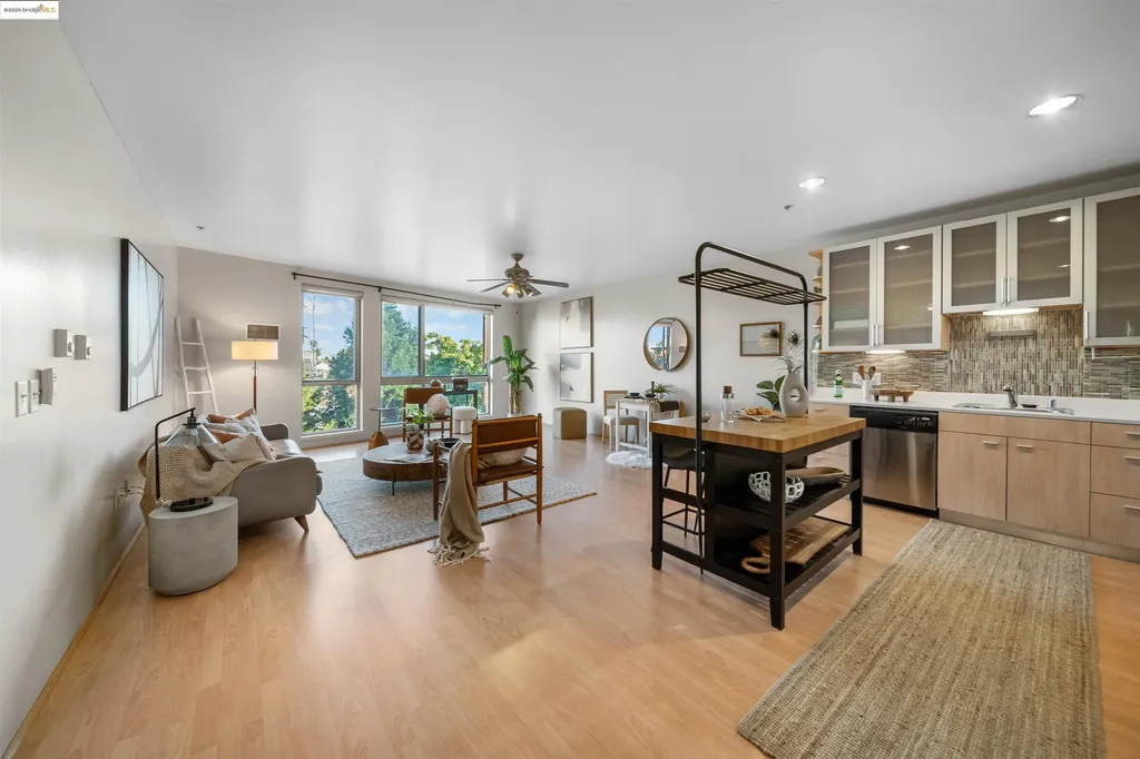 1201 Pine Street Oakland CA 94607