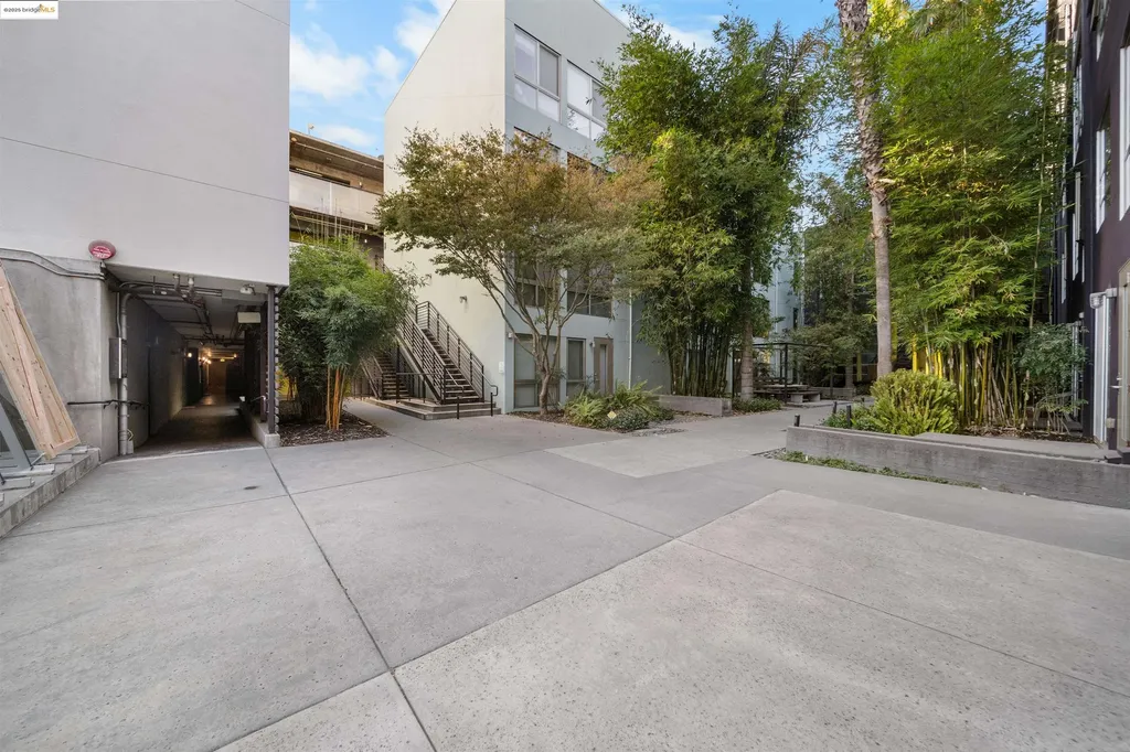 1201 Pine Street Oakland CA 94607