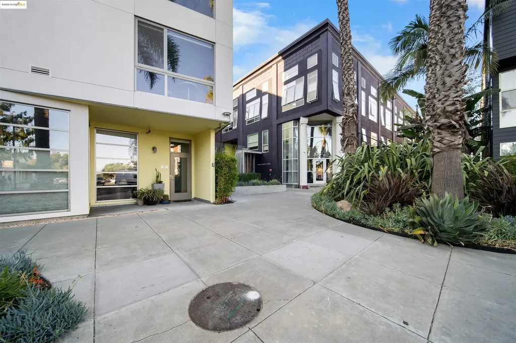 1201 Pine Street Oakland CA 94607