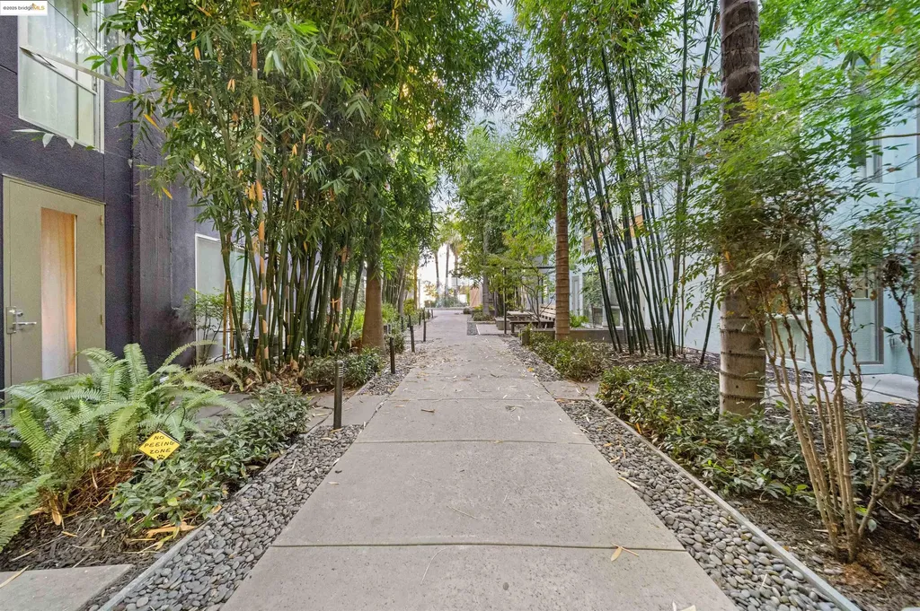 1201 Pine Street Oakland CA 94607