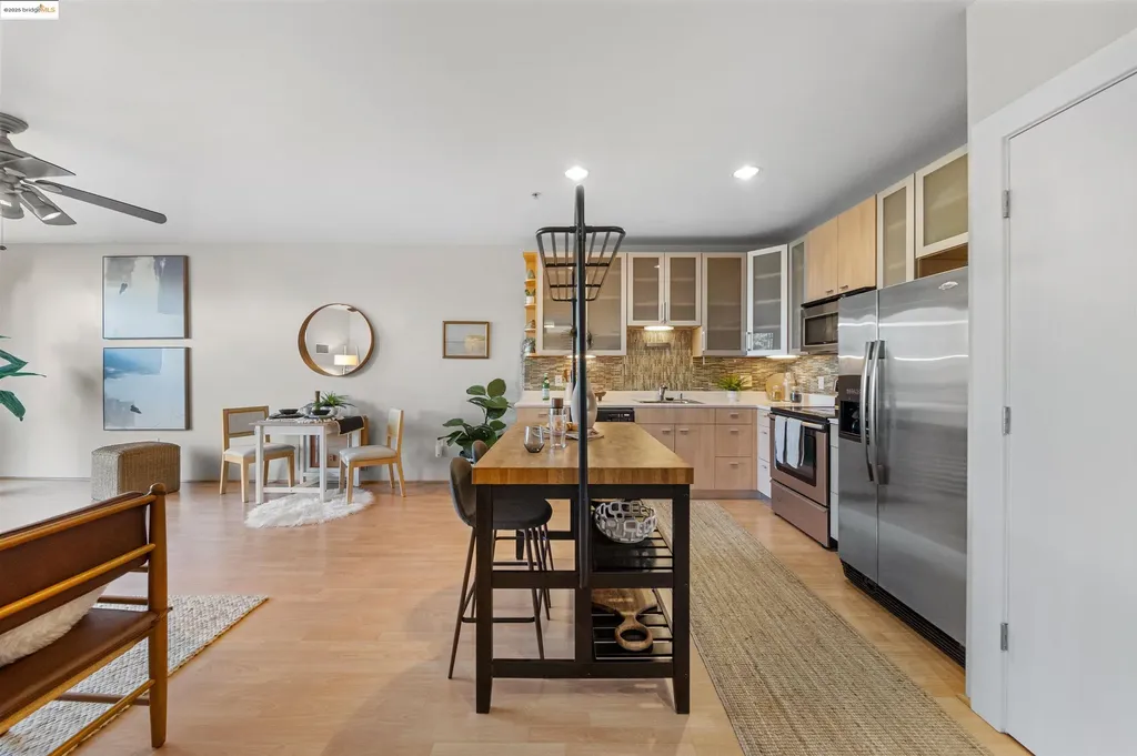 1201 Pine Street Oakland CA 94607
