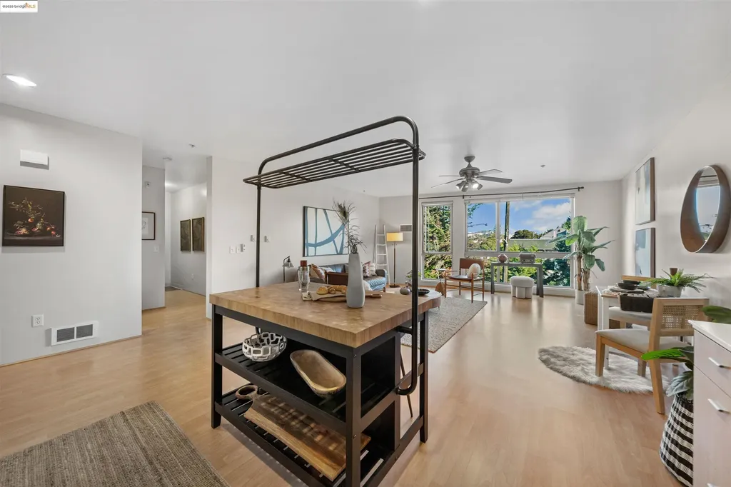 1201 Pine Street Oakland CA 94607