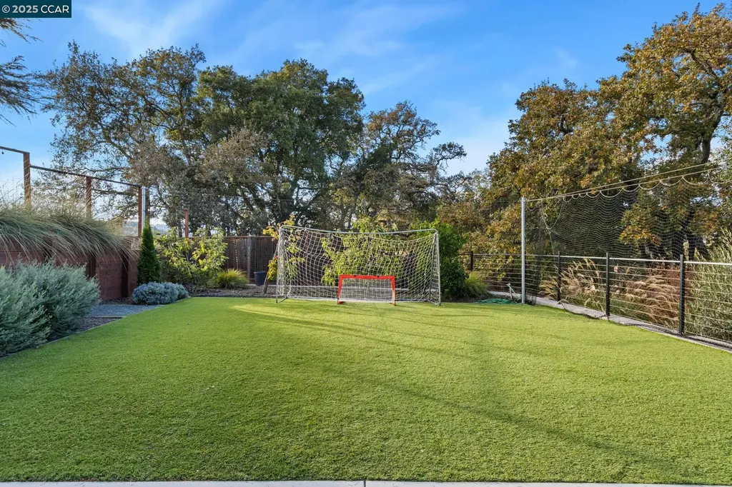 961 Oak View Circle Lafayette CA 94549