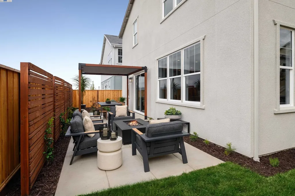 1580 Walsh Avenue Dublin CA 94568