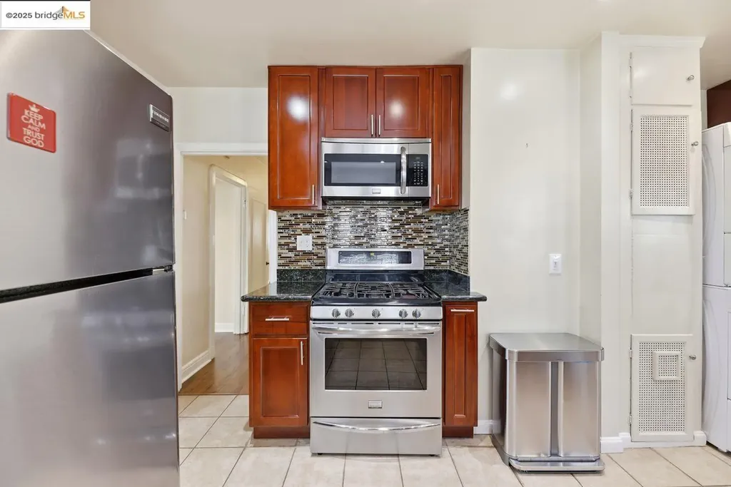 5230 Hillen Drive Oakland CA 94619