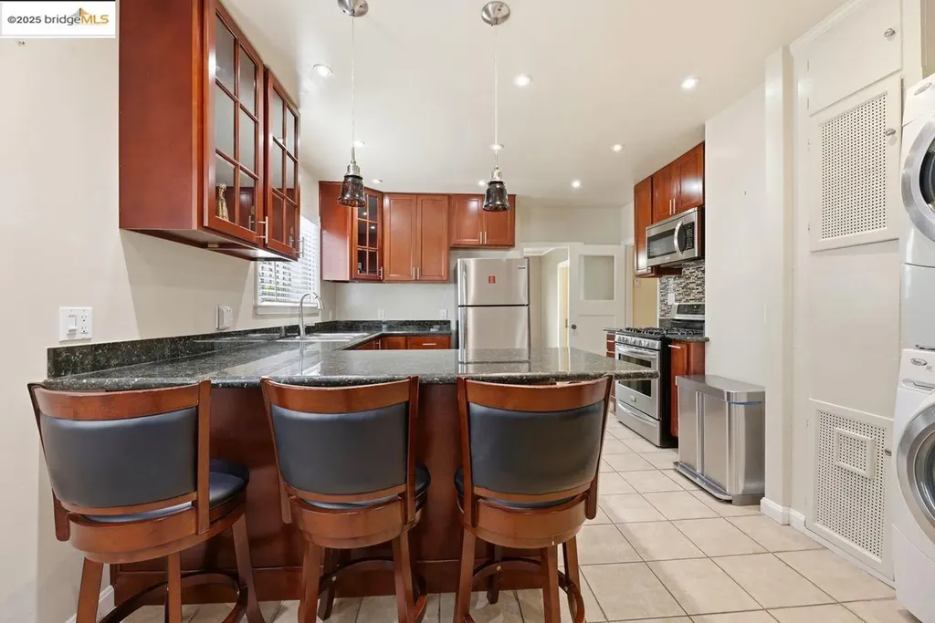 5230 Hillen Drive Oakland CA 94619