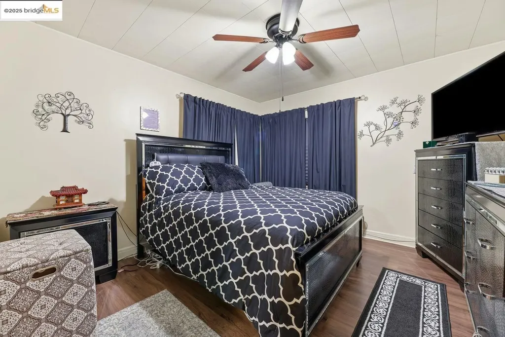 5230 Hillen Drive Oakland CA 94619