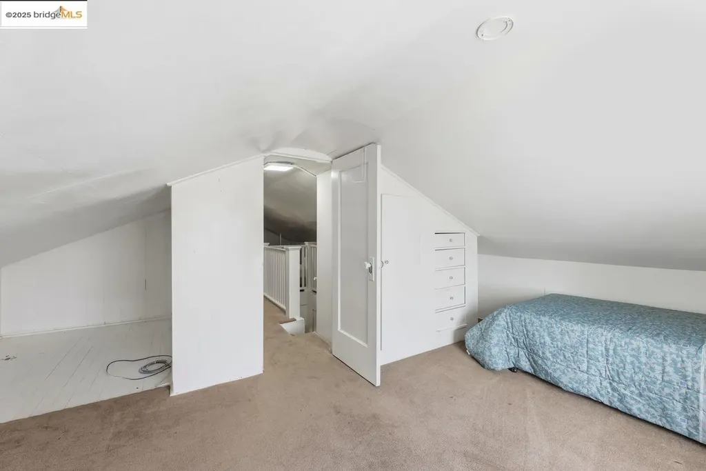 5230 Hillen Drive Oakland CA 94619