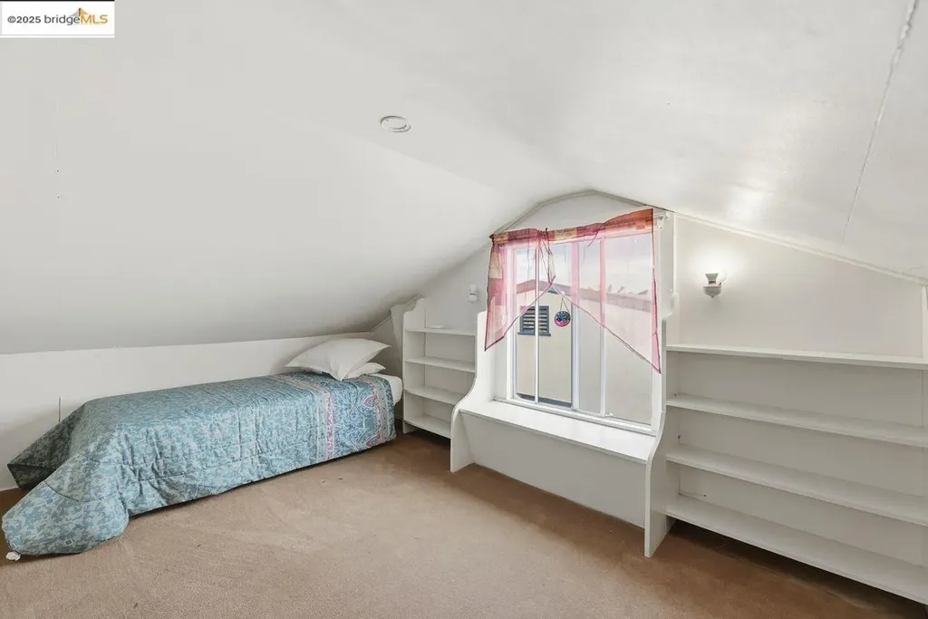 5230 Hillen Drive Oakland CA 94619