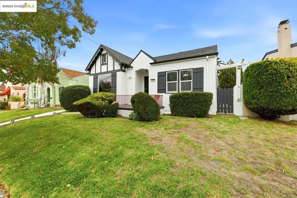 5230 Hillen Drive Oakland CA 94619