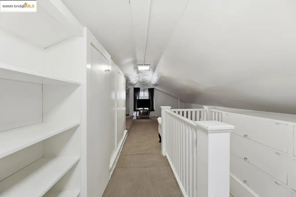 5230 Hillen Drive Oakland CA 94619