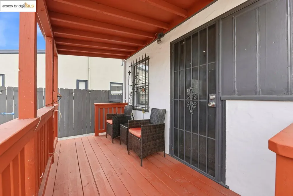 5230 Hillen Drive Oakland CA 94619