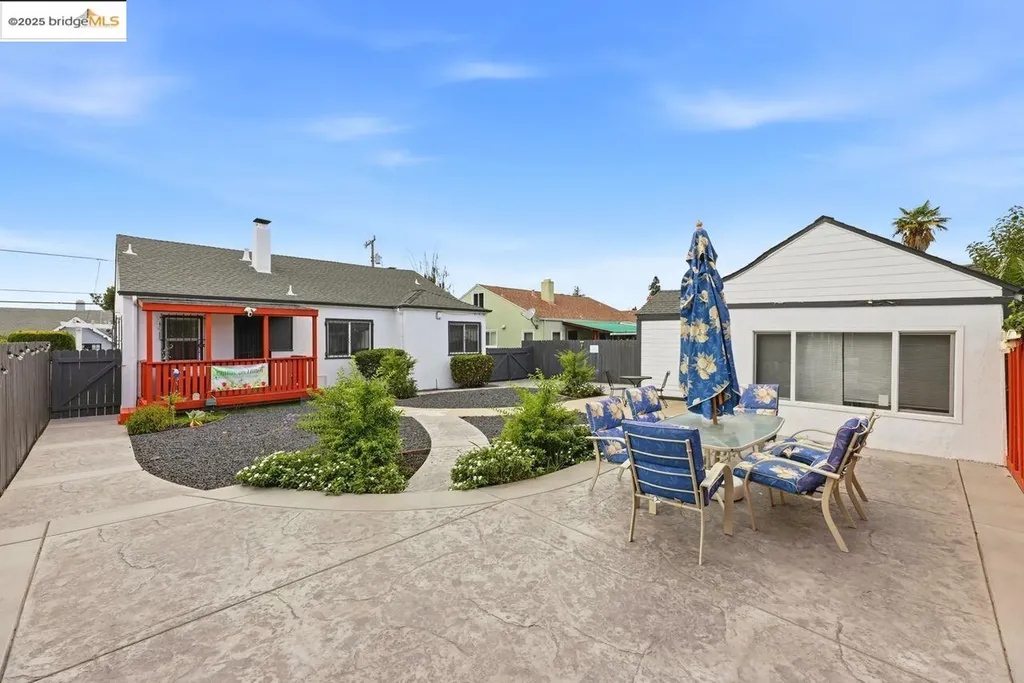 5230 Hillen Drive Oakland CA 94619