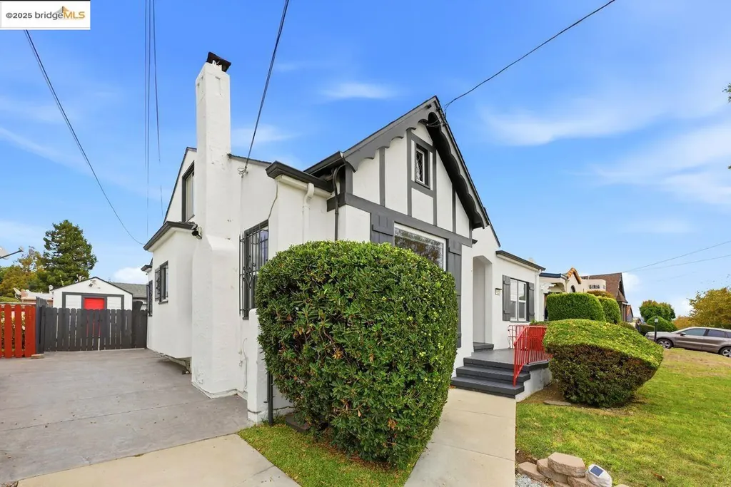 5230 Hillen Drive Oakland CA 94619