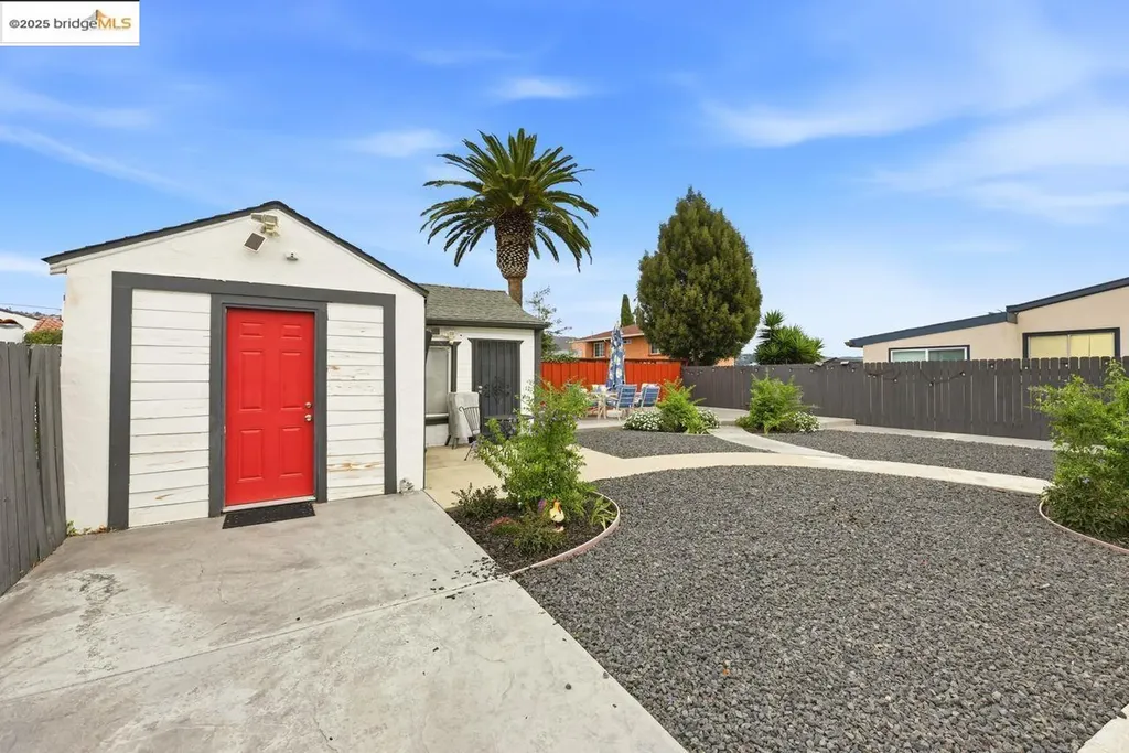 5230 Hillen Drive Oakland CA 94619