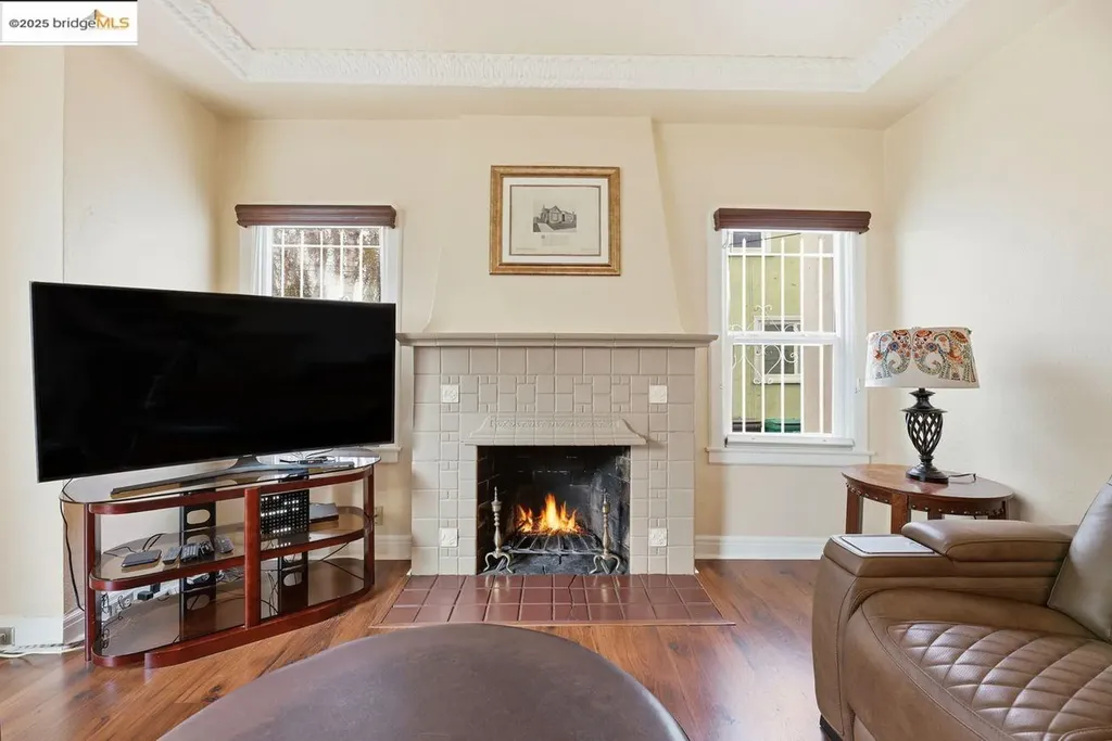 5230 Hillen Drive Oakland CA 94619