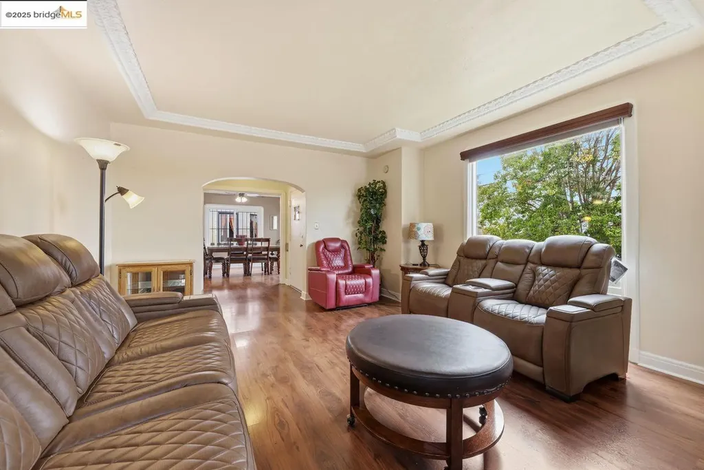 5230 Hillen Drive Oakland CA 94619