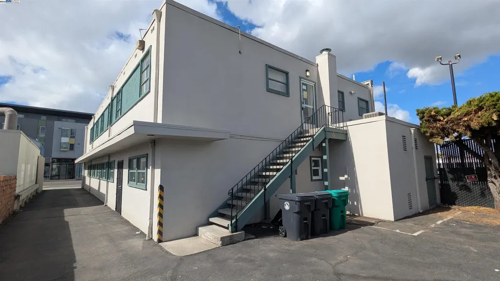 16378 E 14th Street San Leandro CA 94578