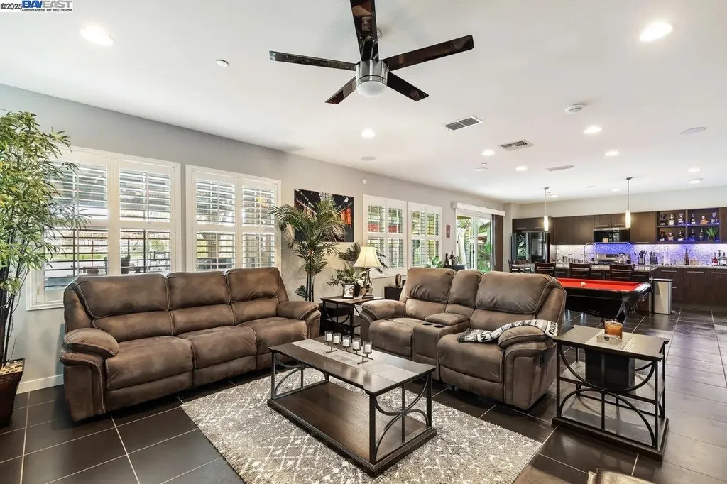 1050 Clear Lake Drive Oakley CA 94561