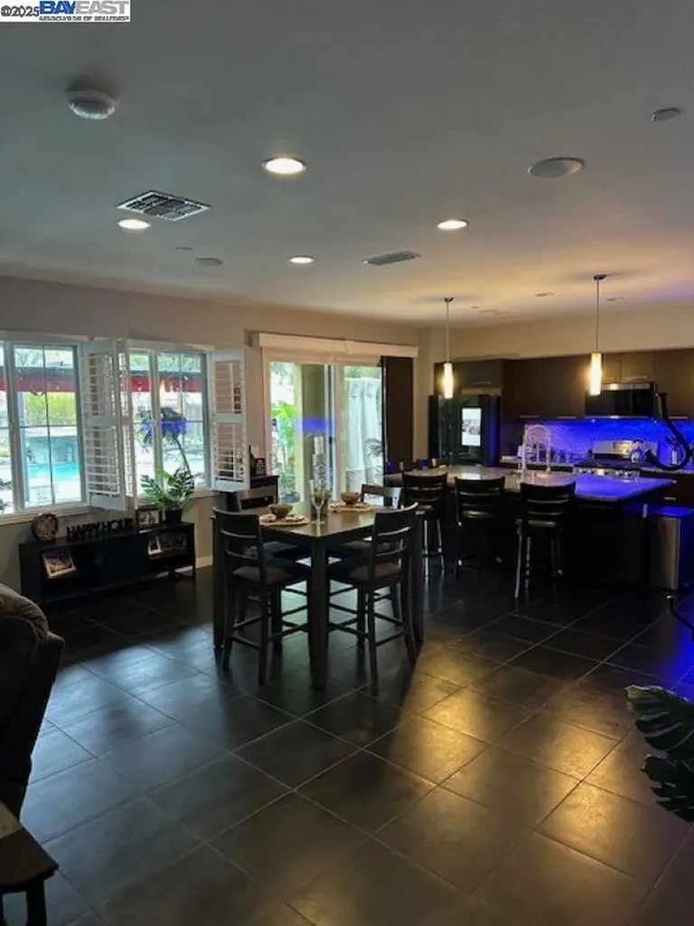 1050 Clear Lake Drive Oakley CA 94561