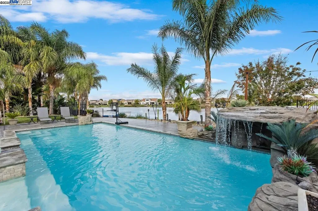 1050 Clear Lake Drive Oakley CA 94561