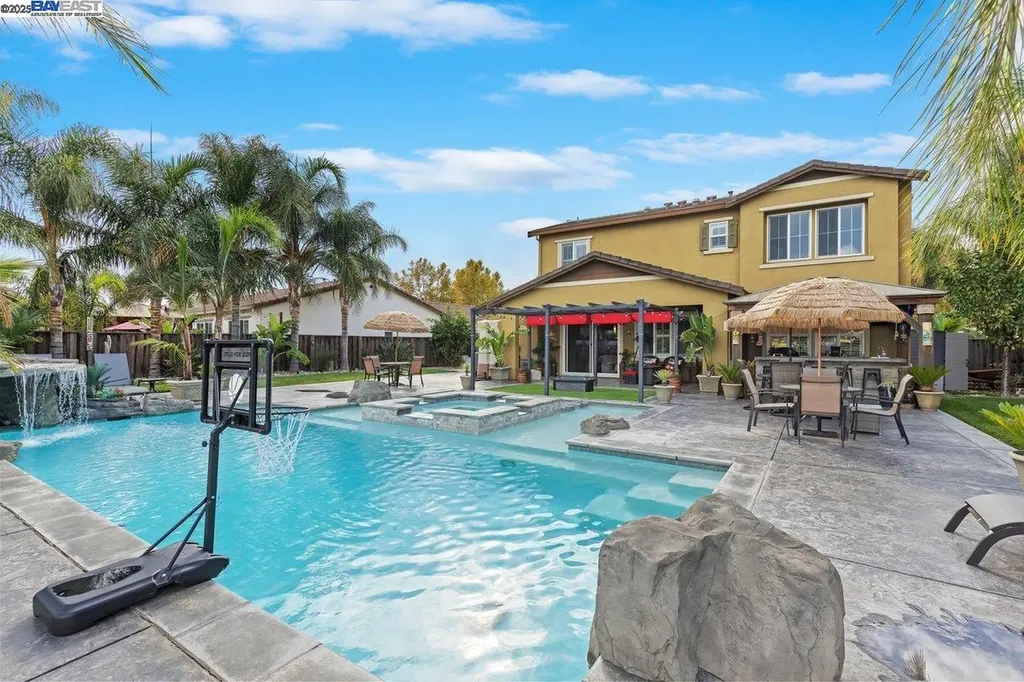 1050 Clear Lake Drive Oakley CA 94561