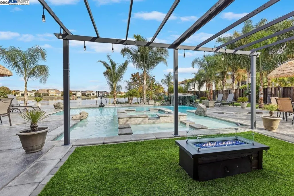 1050 Clear Lake Drive Oakley CA 94561