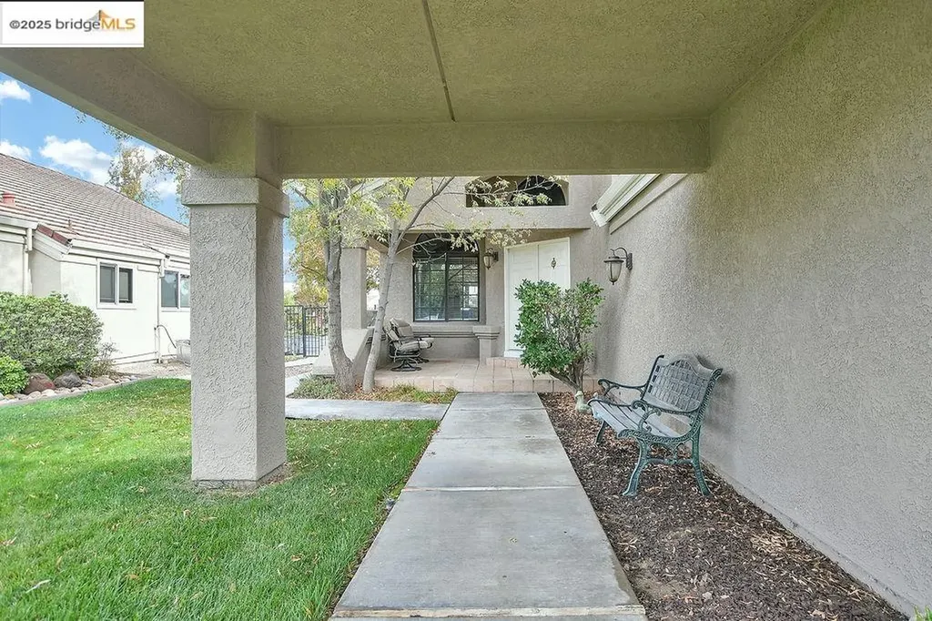 1915 Edgeview Way Discovery Bay CA 94505