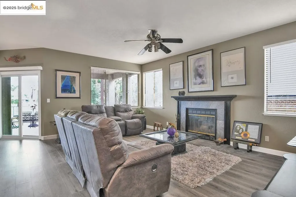 1915 Edgeview Way Discovery Bay CA 94505