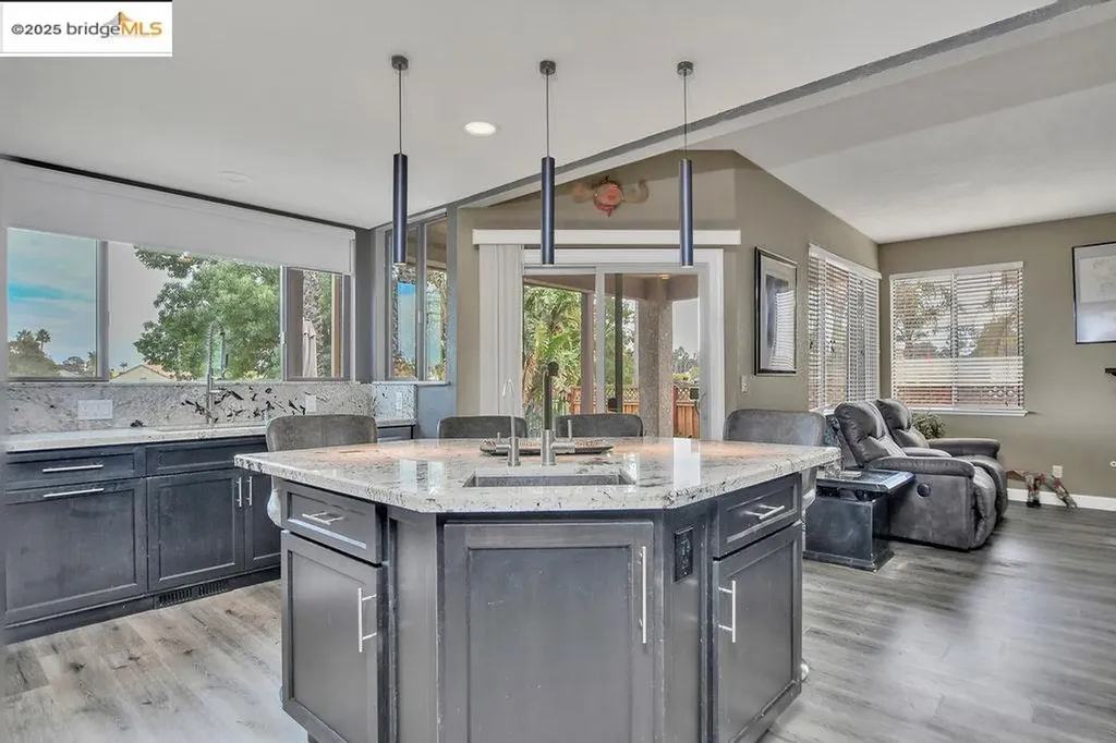 1915 Edgeview Way Discovery Bay CA 94505