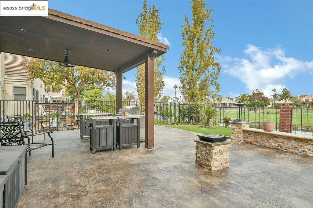 1915 Edgeview Way Discovery Bay CA 94505