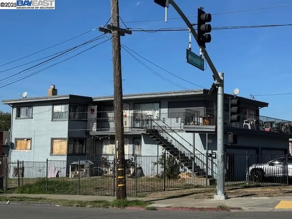 2805 106th Avenue Oakland CA 94605
