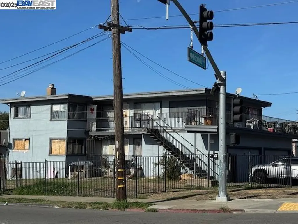 2805 106th Avenue Oakland CA 94605