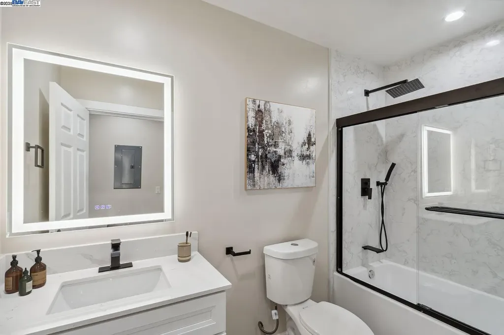 842 E 17th Street Oakland CA 94606