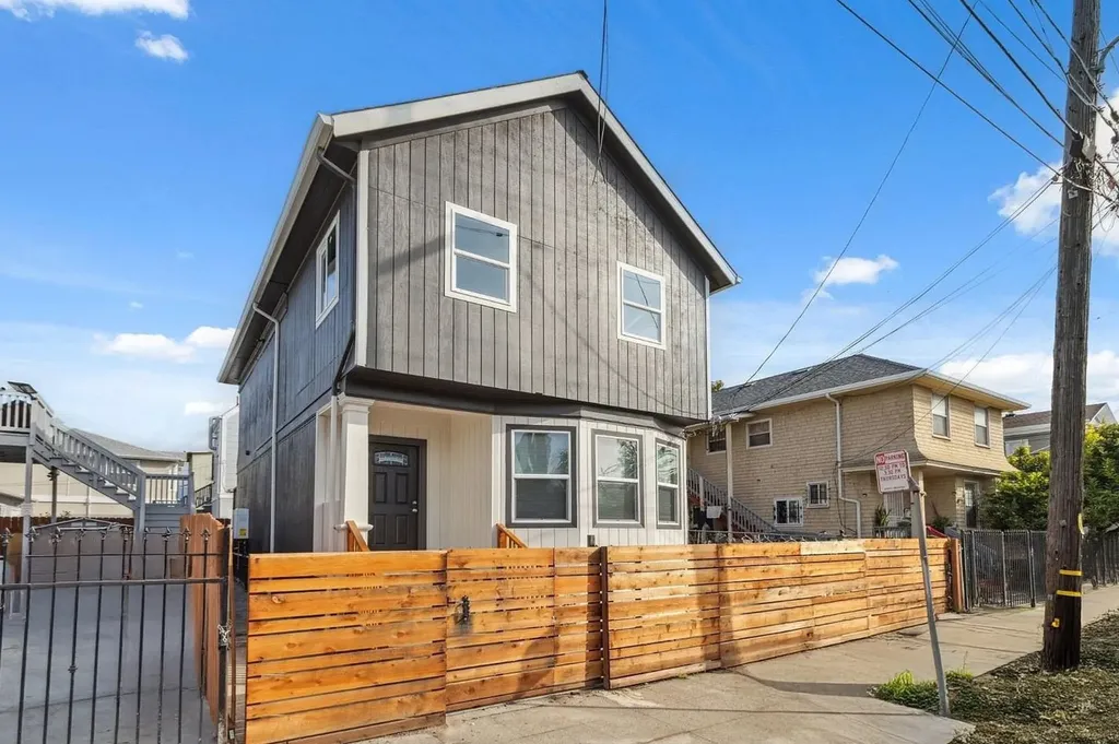842 E 17th Street Oakland CA 94606