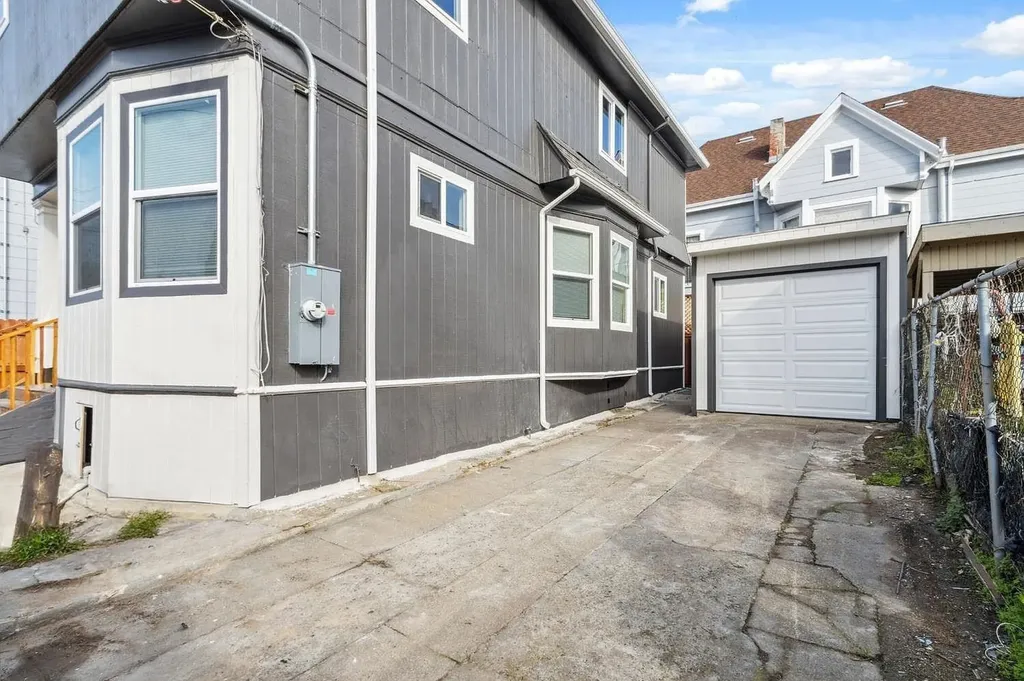 842 E 17th Street Oakland CA 94606