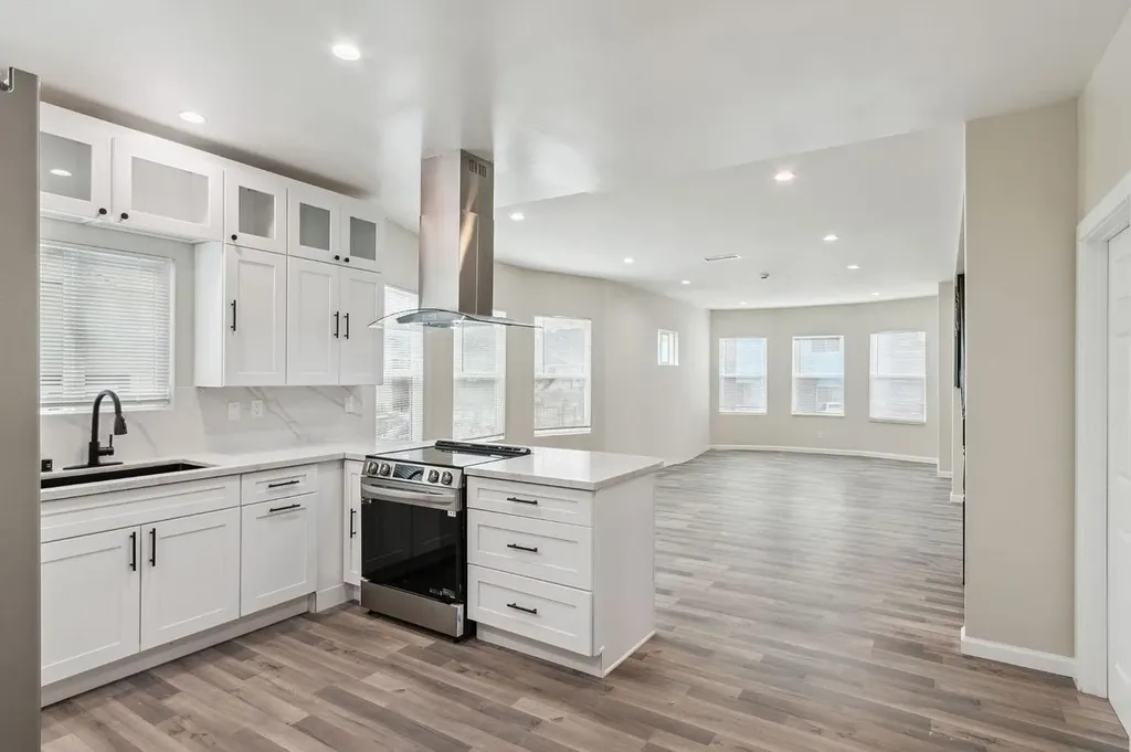 842 E 17th Street Oakland CA 94606